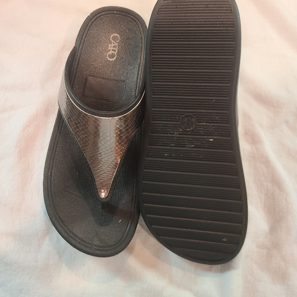 Sandals/flip flops